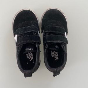 Toddler Black Suede Vans size 7